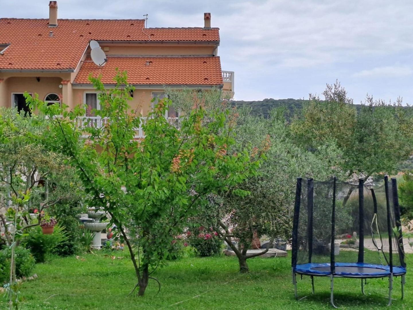 Apartments Mig - With Beautiful Garden Supetarska Draga Eksteriør billede